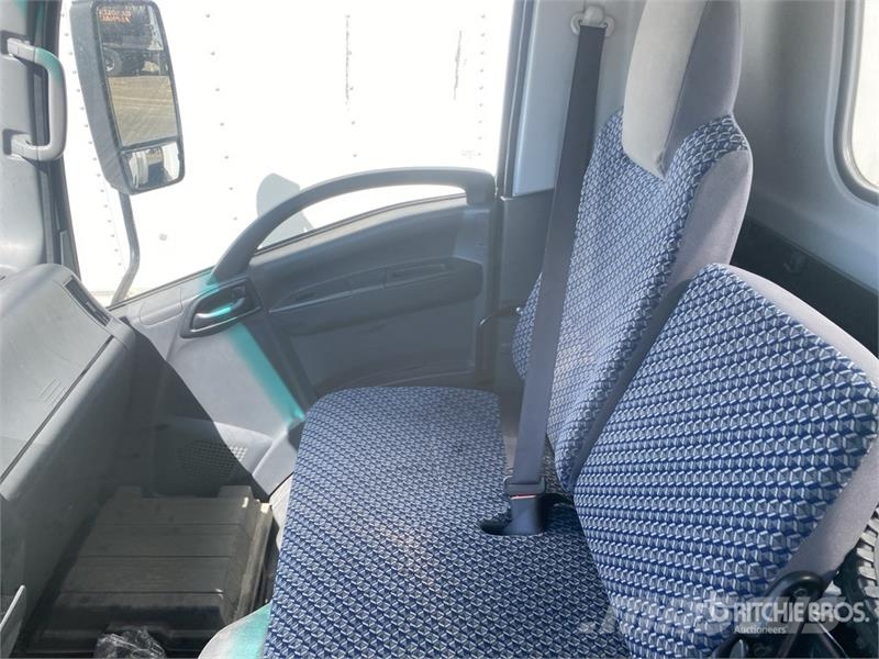 Hino S4 4x2 Van Truck Box trucks