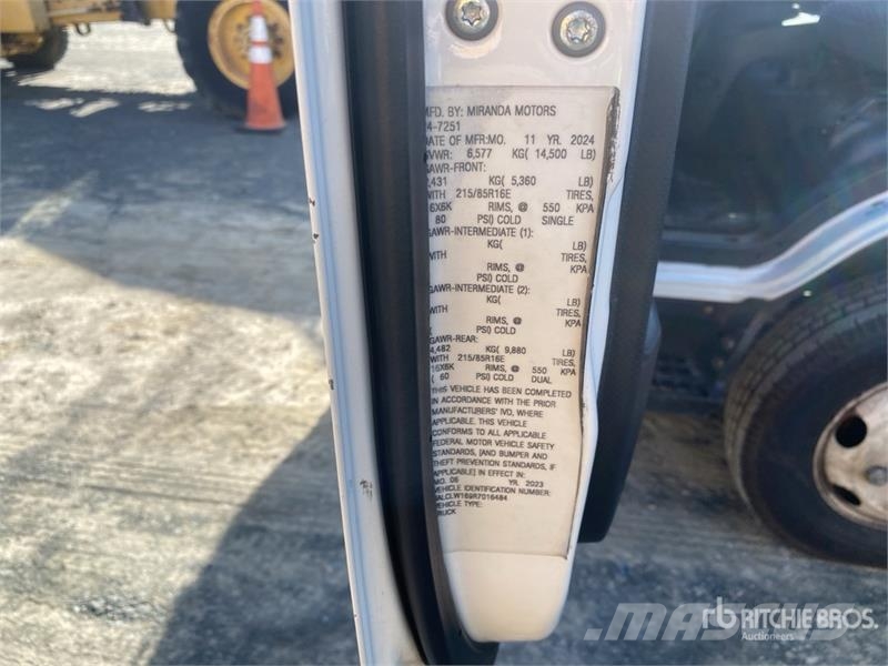 Hino S4 4x2 Van Truck Box trucks