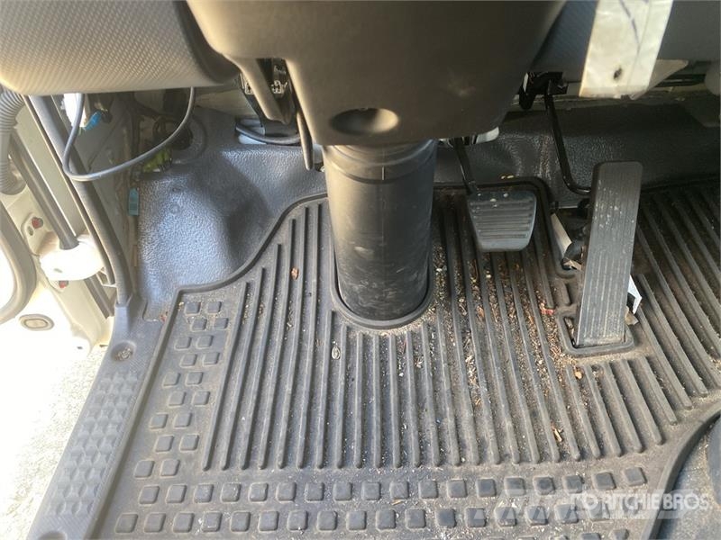 Hino S4 4x2 Van Truck Box trucks