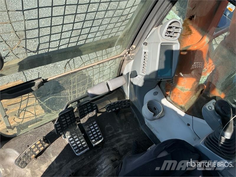 Hitachi ZX300LC-6 Tracked Excavator Lánctalpas kotrók