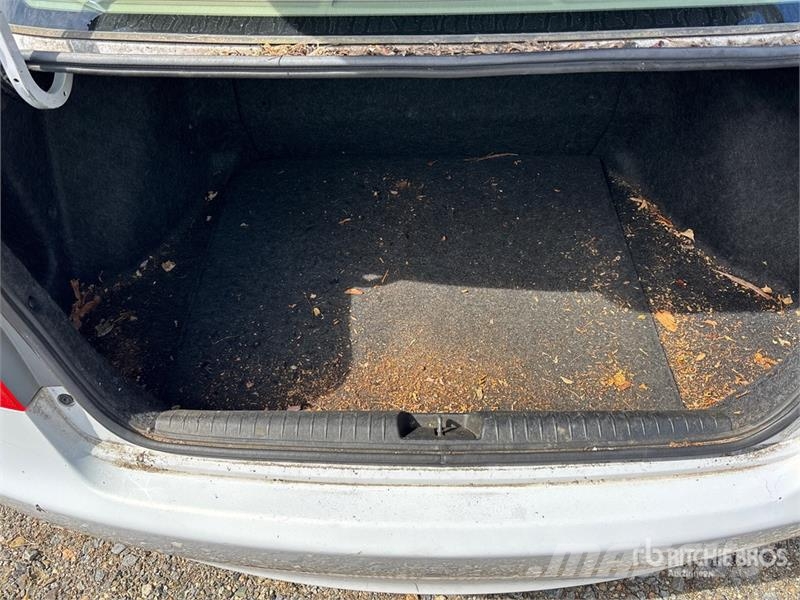 Honda Civic Hybrid Automobile (Inoperable) Avtomobili