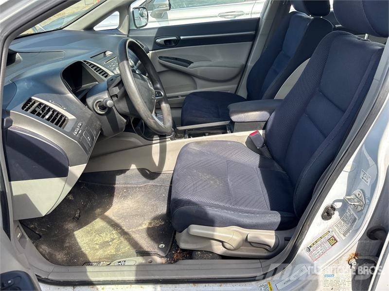 Honda Civic Hybrid Automobile (Inoperable) Avtomobili