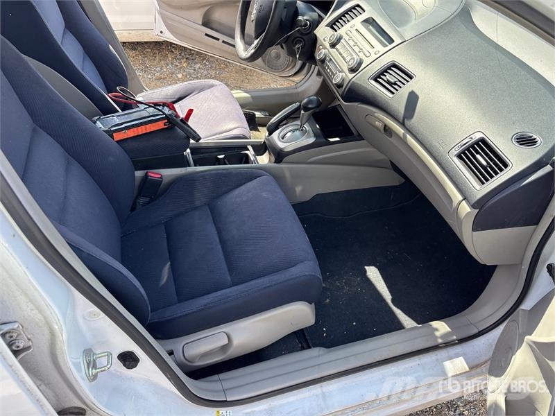 Honda Civic Hybrid Automobile (Inoperable) Avtomobili