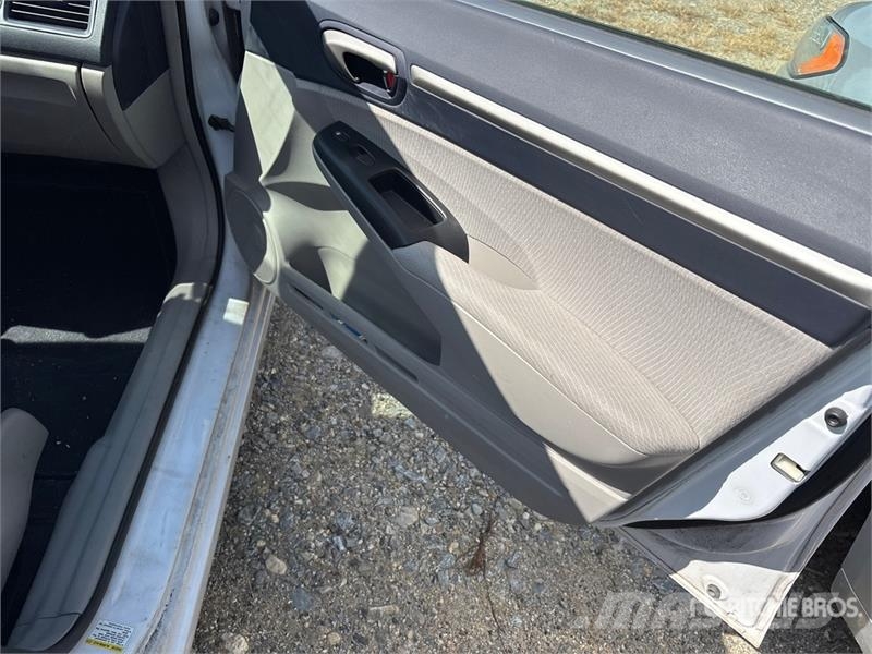 Honda Civic Hybrid Automobile (Inoperable) Avtomobili