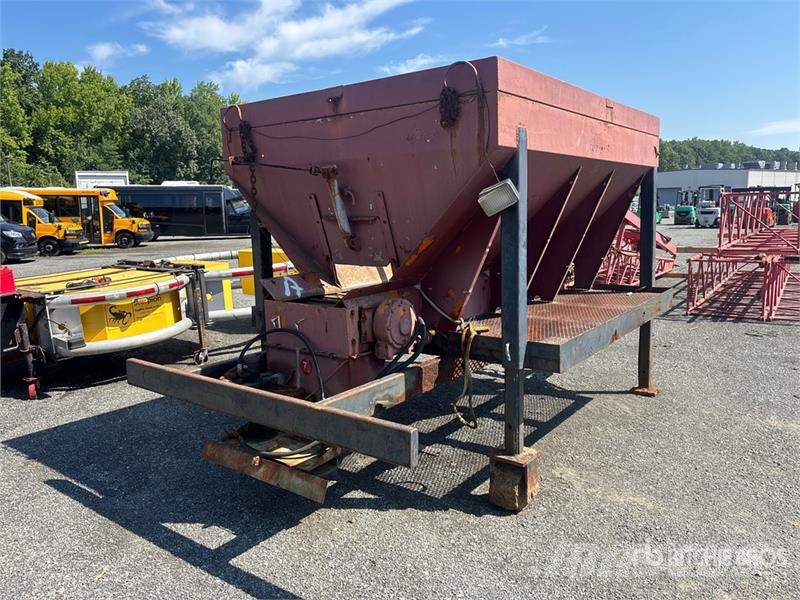 Hydraulic 12 x 8 Salt Spreader Kum ve tuz serpiciler