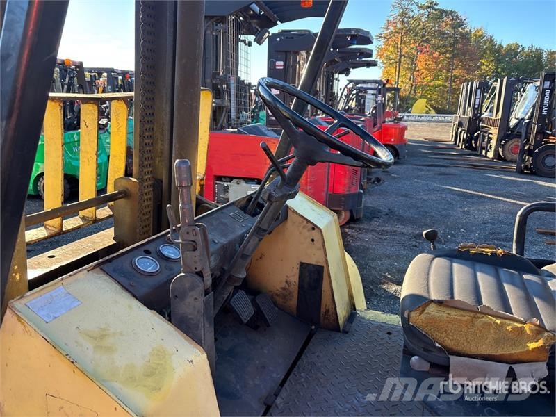 Hyster 155 15500 lb Pneumatic Tire Forklift 其他叉车
