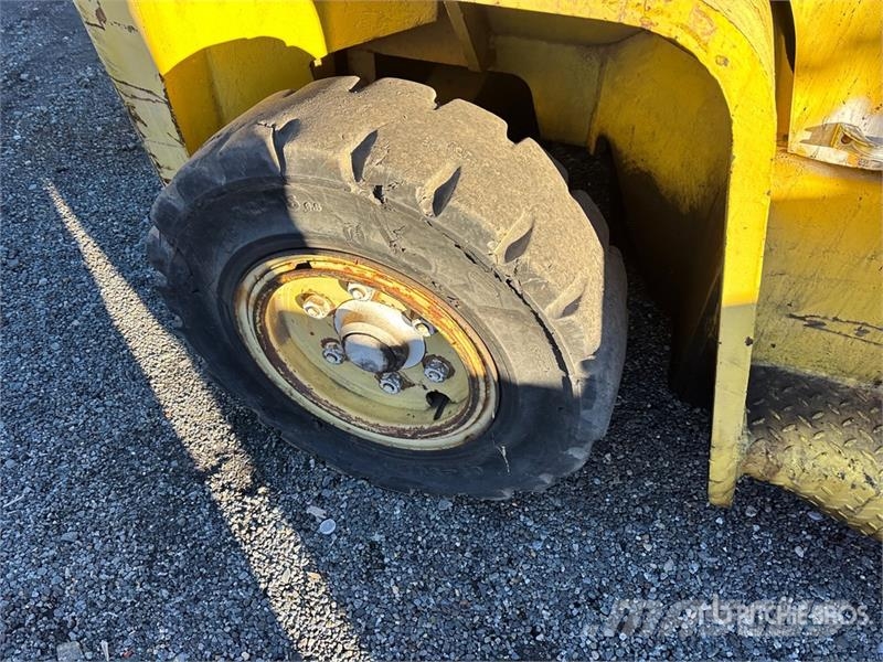 Hyster 155 15500 lb Pneumatic Tire Forklift 其他叉车
