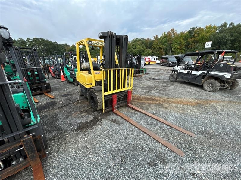 Hyster H50FT 4250 lb Cushion Tire Forklift フォークリフト - その他
