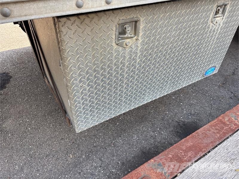 Hyundai 53 ft x 102 in T/A Van Trailer Furgons