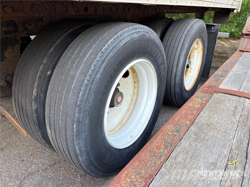 Hyundai 53 ft x 102 in T/A Van Trailer Furgons