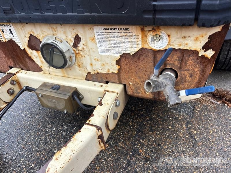 Ingersoll Rand P1 85W JD Mobile Air Compressor (Inoperable) コンプレッサー
