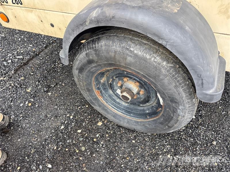 Ingersoll Rand XP375WIR 375 cfm Mobile Air Compressor Kompresori