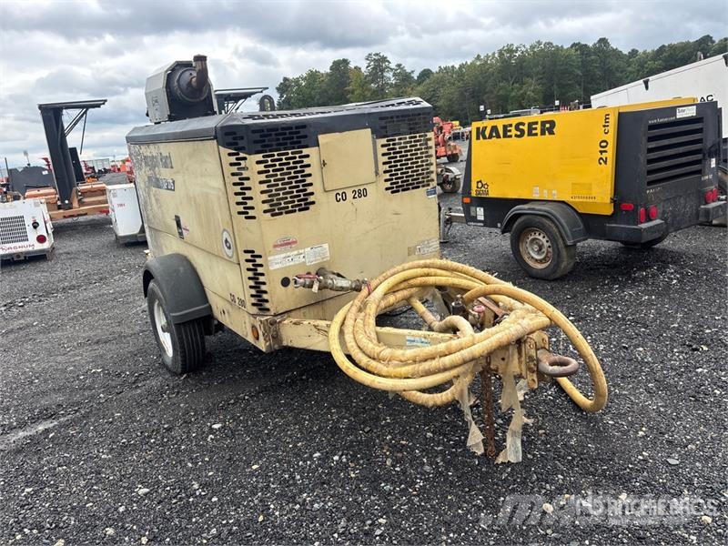 Ingersoll Rand XP375WIR 375 cfm Mobile Air Compressor Kompresori