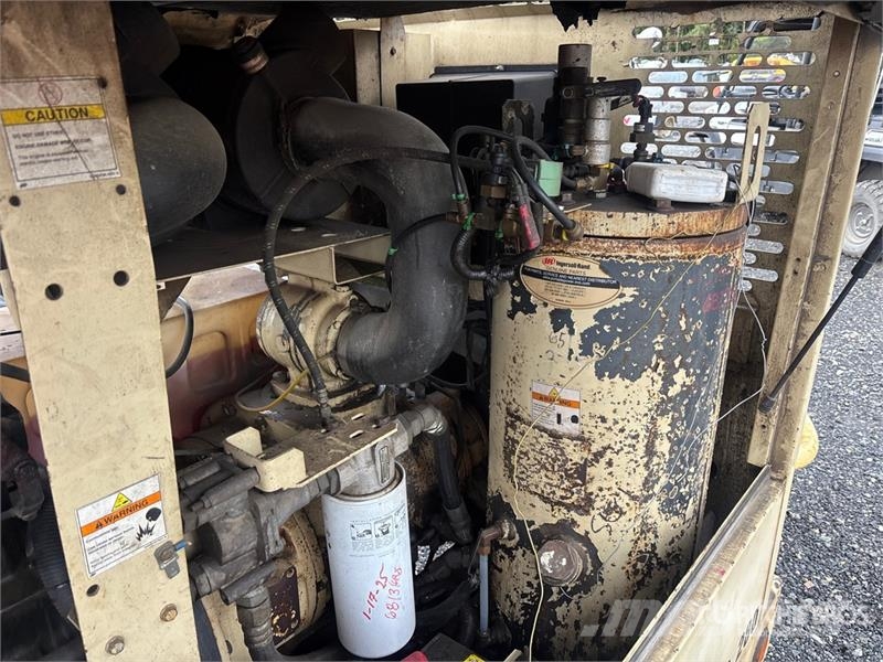 Ingersoll Rand XP375WIR 375 cfm Mobile Air Compressor Kompresori