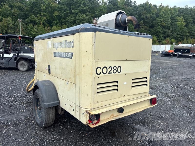 Ingersoll Rand XP375WIR 375 cfm Mobile Air Compressor Kompresori