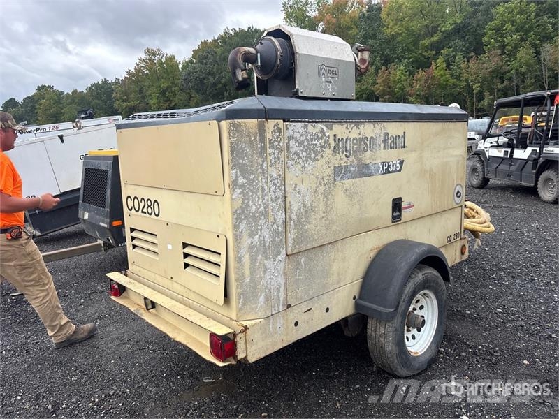 Ingersoll Rand XP375WIR 375 cfm Mobile Air Compressor Kompresori