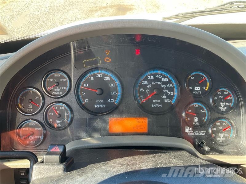 International 4300 貨箱式卡車