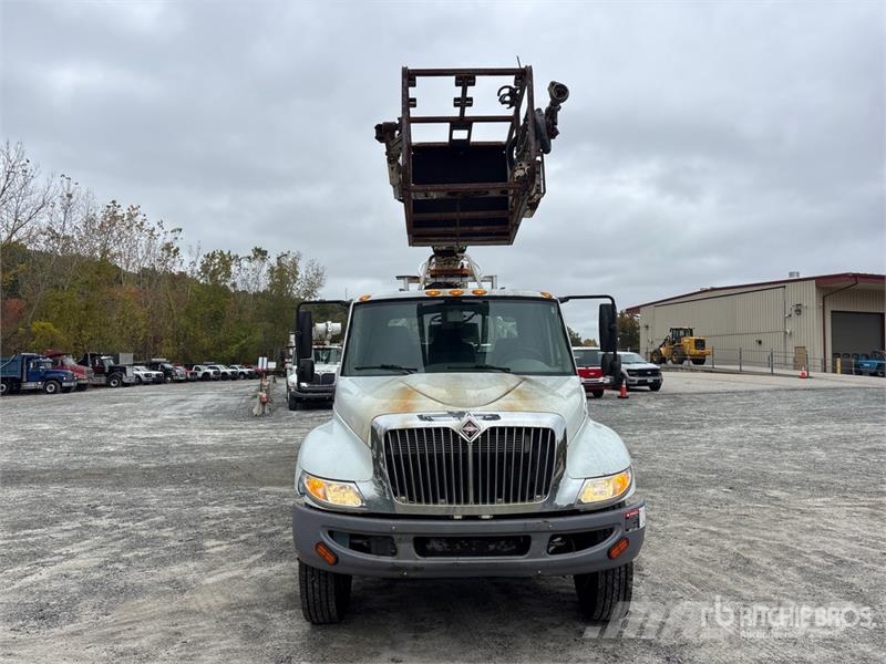 International 4300 Auto korpe