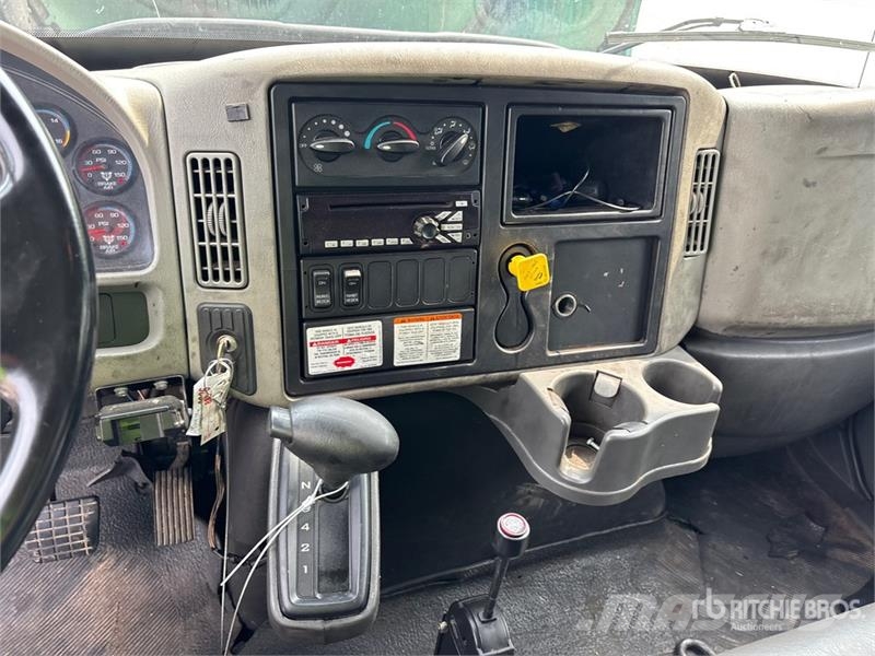 International 4300 Camiones volquete para virutas de madera