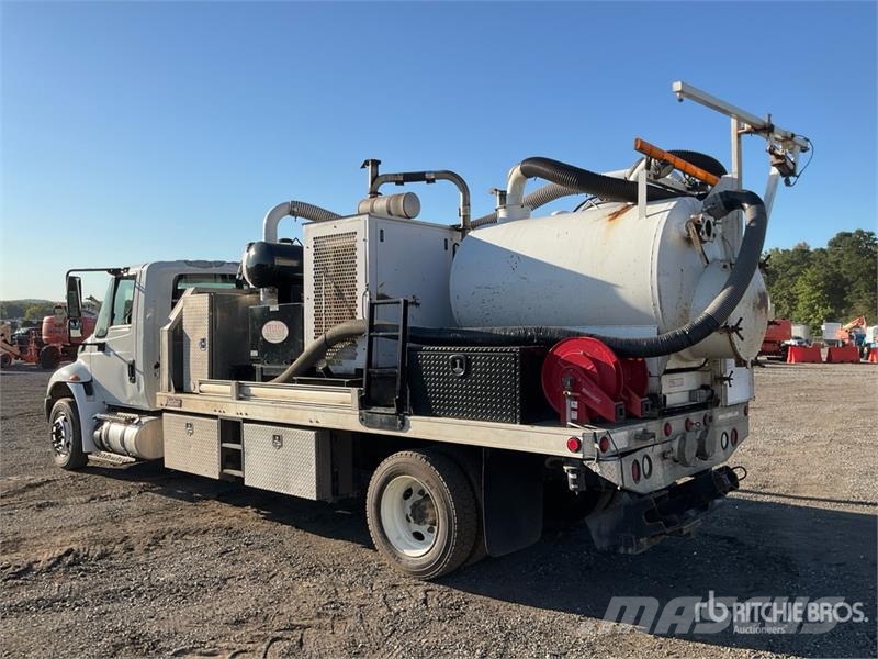International 4300 Αποφρακτικά οχήματα