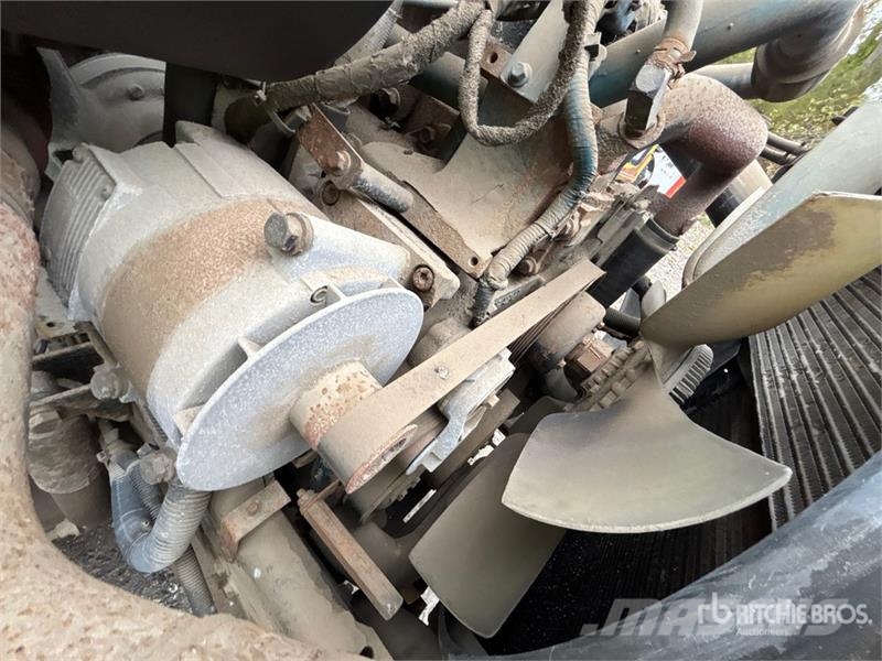 International 4300 Fahrzeug mit mobiler Bohranlage