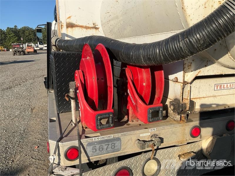 International 4300 Αποφρακτικά οχήματα