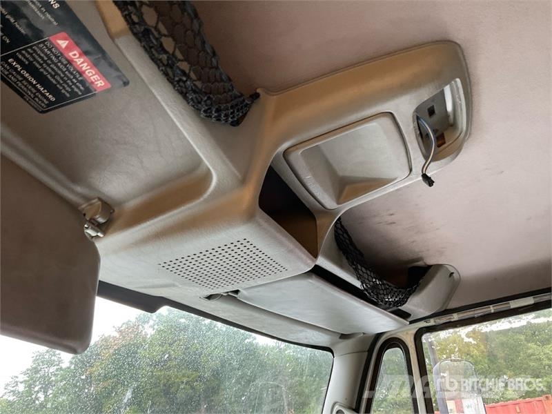 International 4300 Furgons