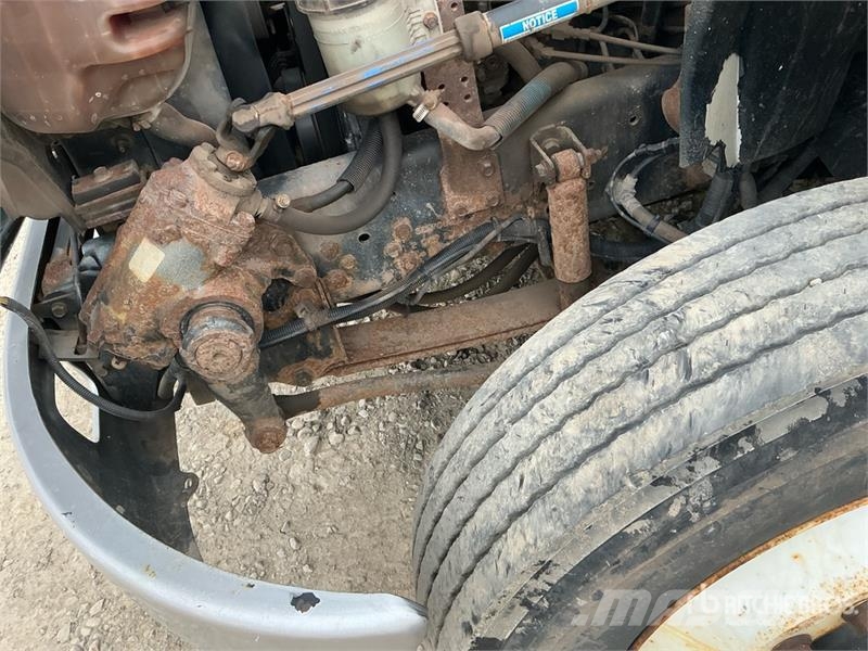 International 4300 多目的/汎用車両