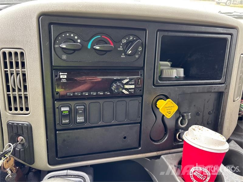 International 4300 Tovornjaki zabojniki
