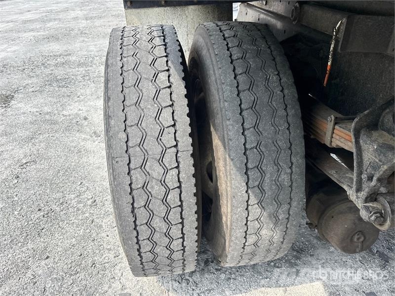 International 4300 Camiones volquete para virutas de madera