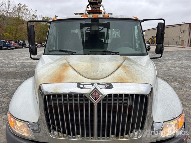 International 4300 Auto korpe