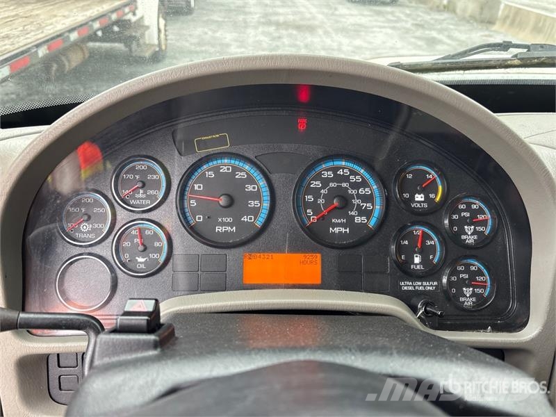 International 4300 Auto korpe
