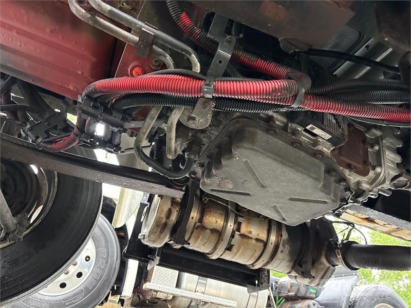 International 4300 Temperature controlled trucks