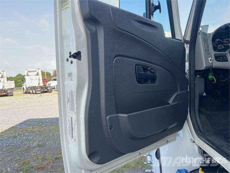International 4300 Box trucks