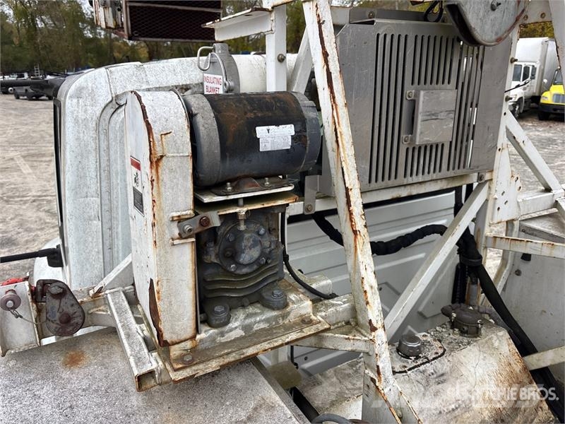 International 4300 Auto korpe