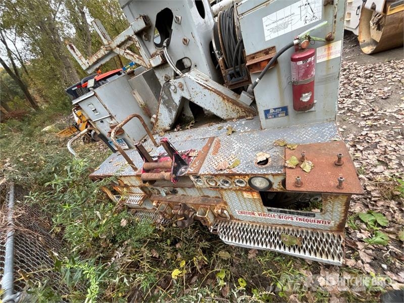International 4300 Fahrzeug mit mobiler Bohranlage