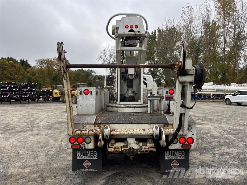International 4300 Auto korpe
