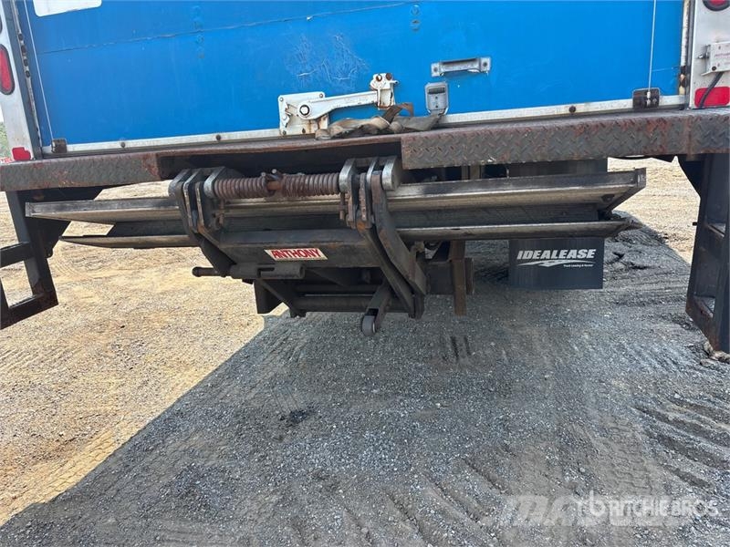 International 4300 Camiones con caja de remolque