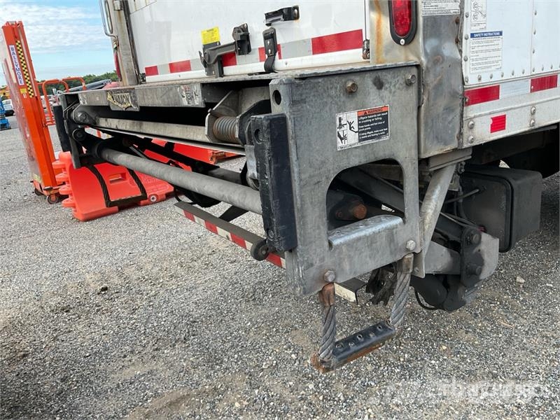 International 4300 Camiones con temperatura controlada