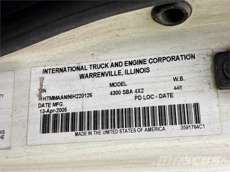 International 4300 Fahrzeug mit mobiler Bohranlage