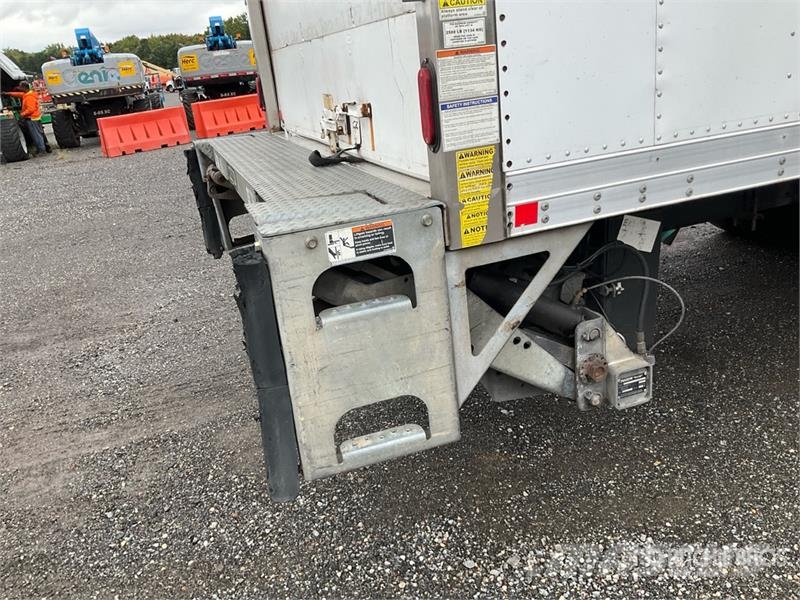 International 4300 Furgons