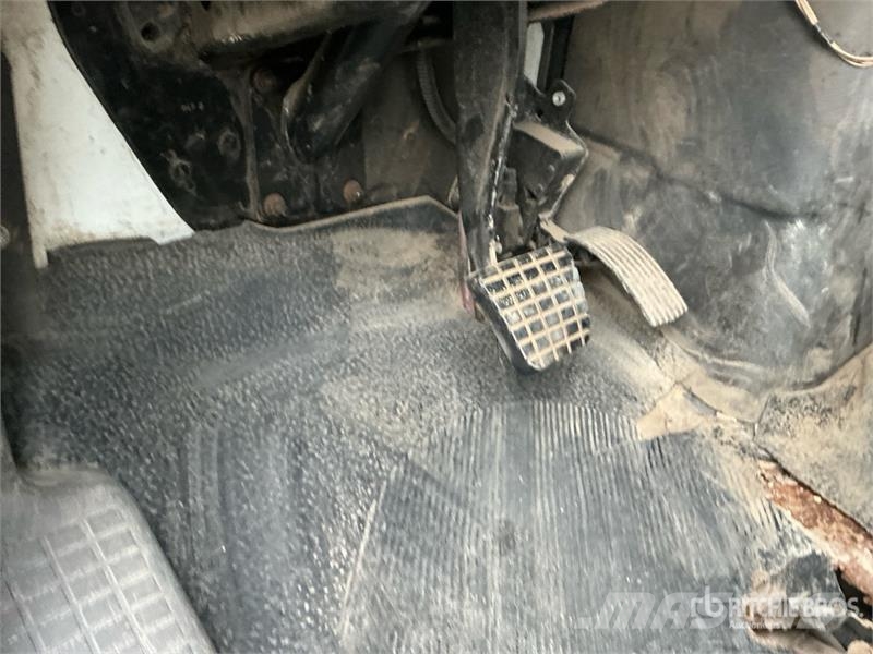 International 4300 多目的/汎用車両
