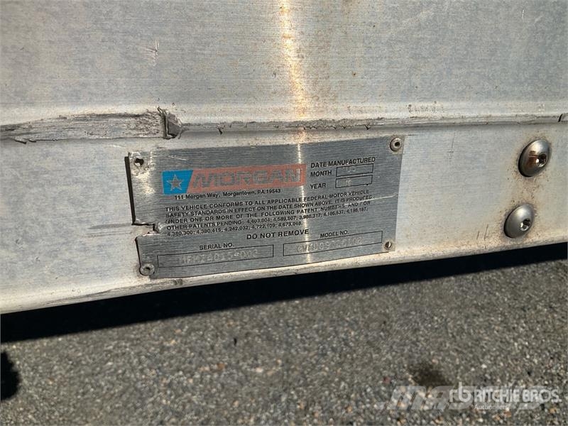 International 4300 貨箱式卡車