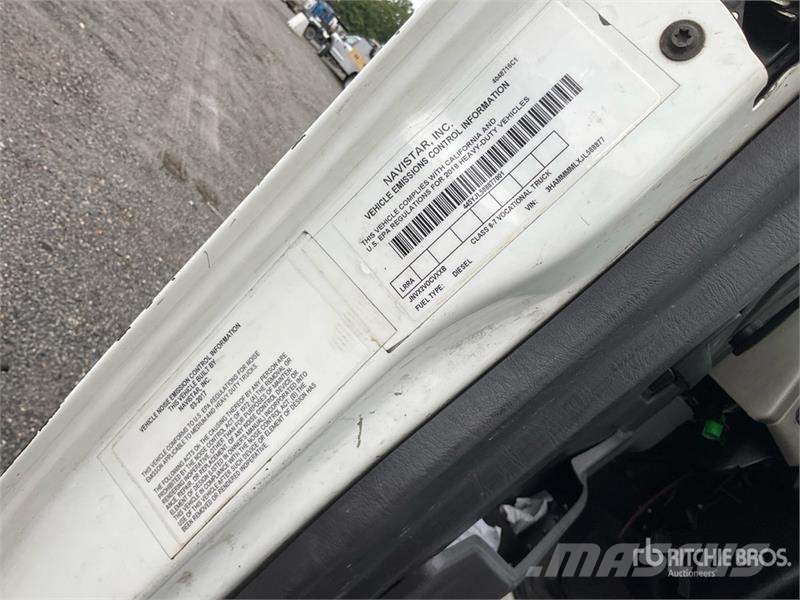 International 4300 Furgons
