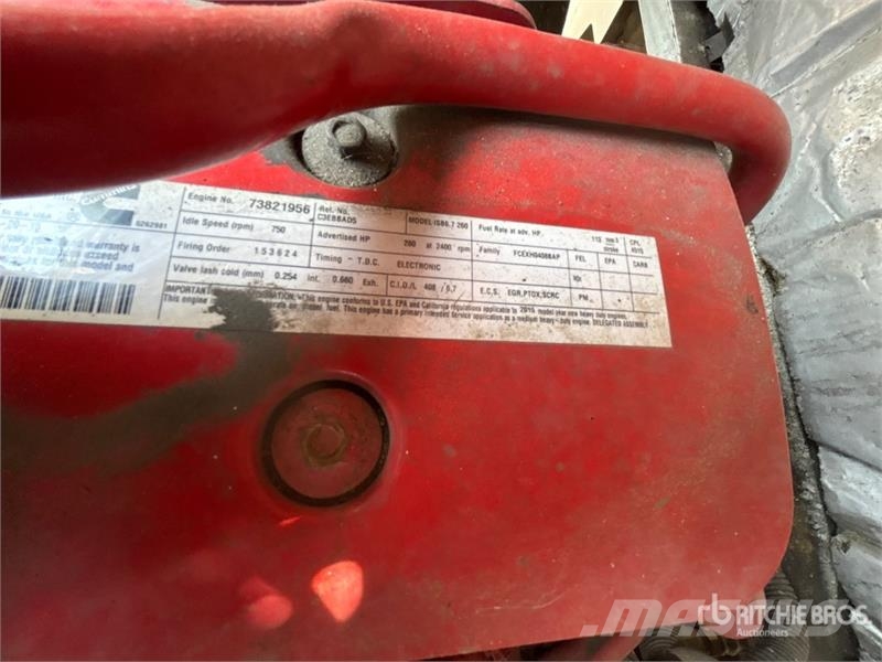 International 4300 Camiones con caja de remolque