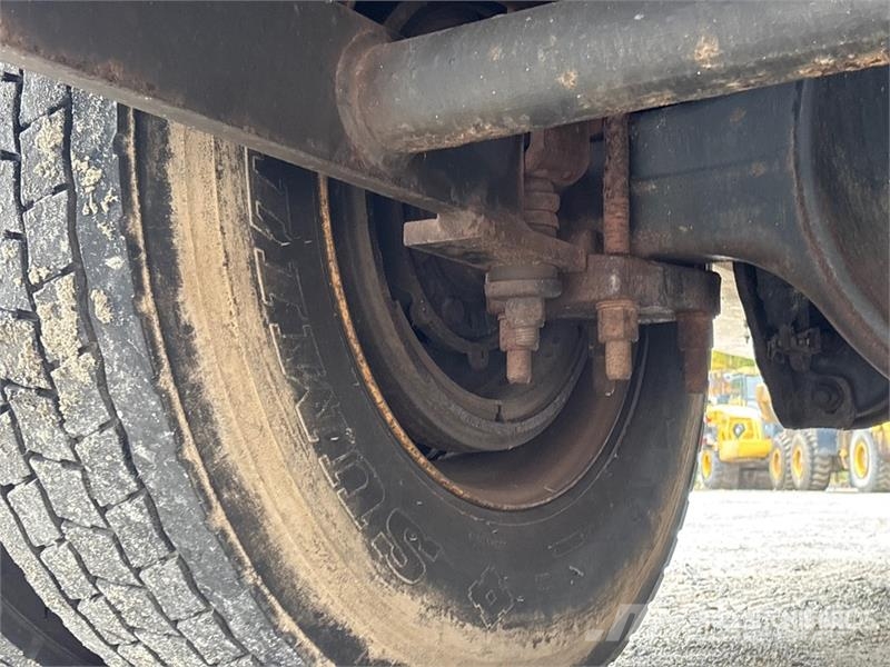 International 4300 Auto korpe
