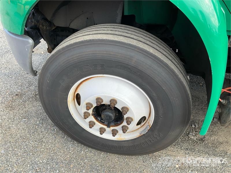 International 4300 Camiones con temperatura controlada