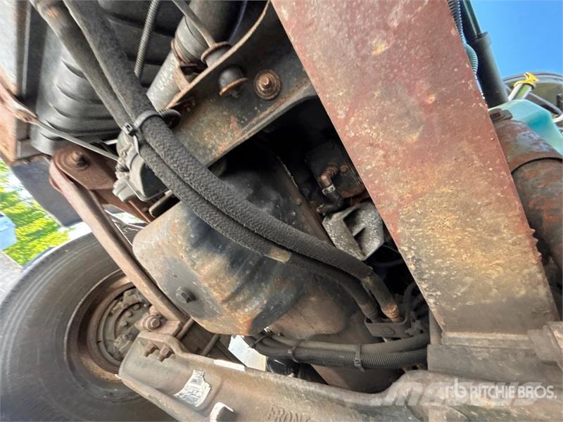 International 4300 Фургони