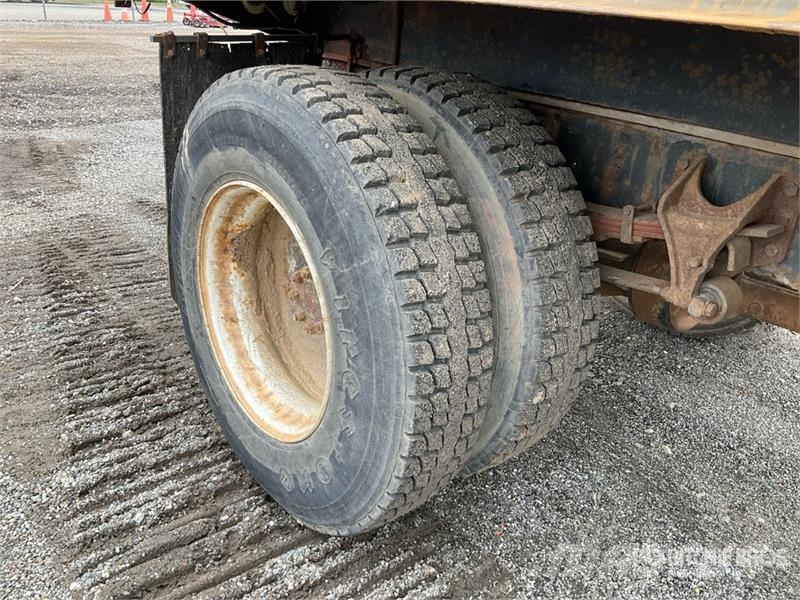 International 4300 Kombinētās vakumsūkņa mašīnas