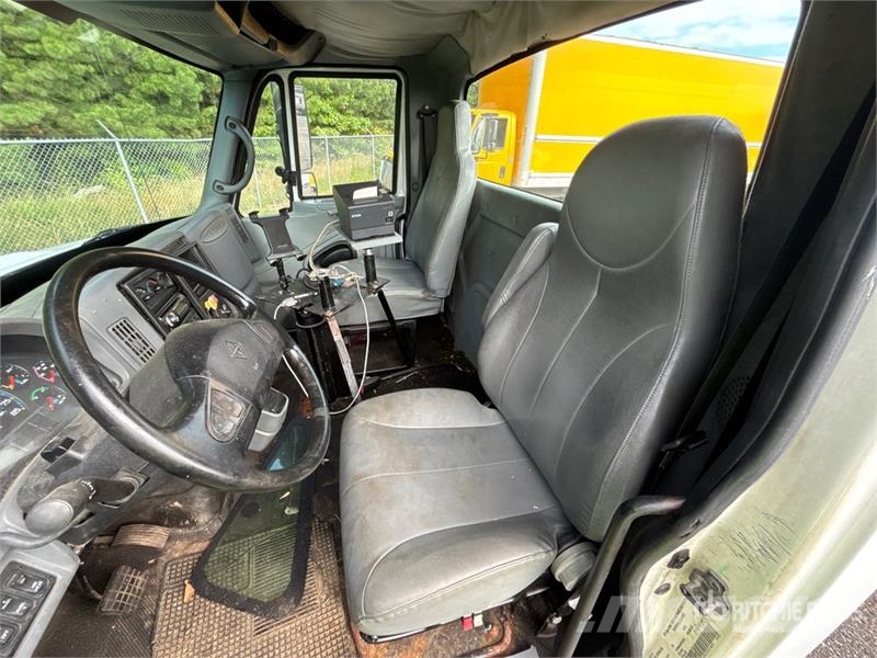 International 4300 كابينة والداخلية